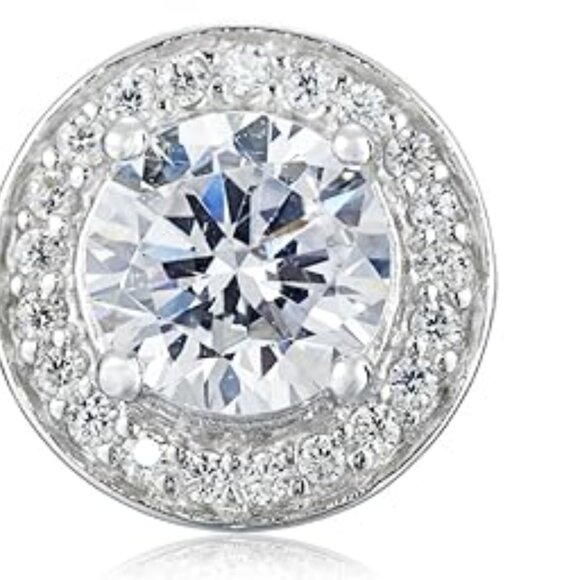 Amazon Essentials Necklace and Stud Earrings Jewelry Set - Picture 5 of 10